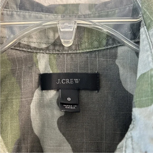 J.Crew Women’s Utility Military Camo Shirt Button Down Green Gray Size 0 Boy Fit - Picture 3 of 10